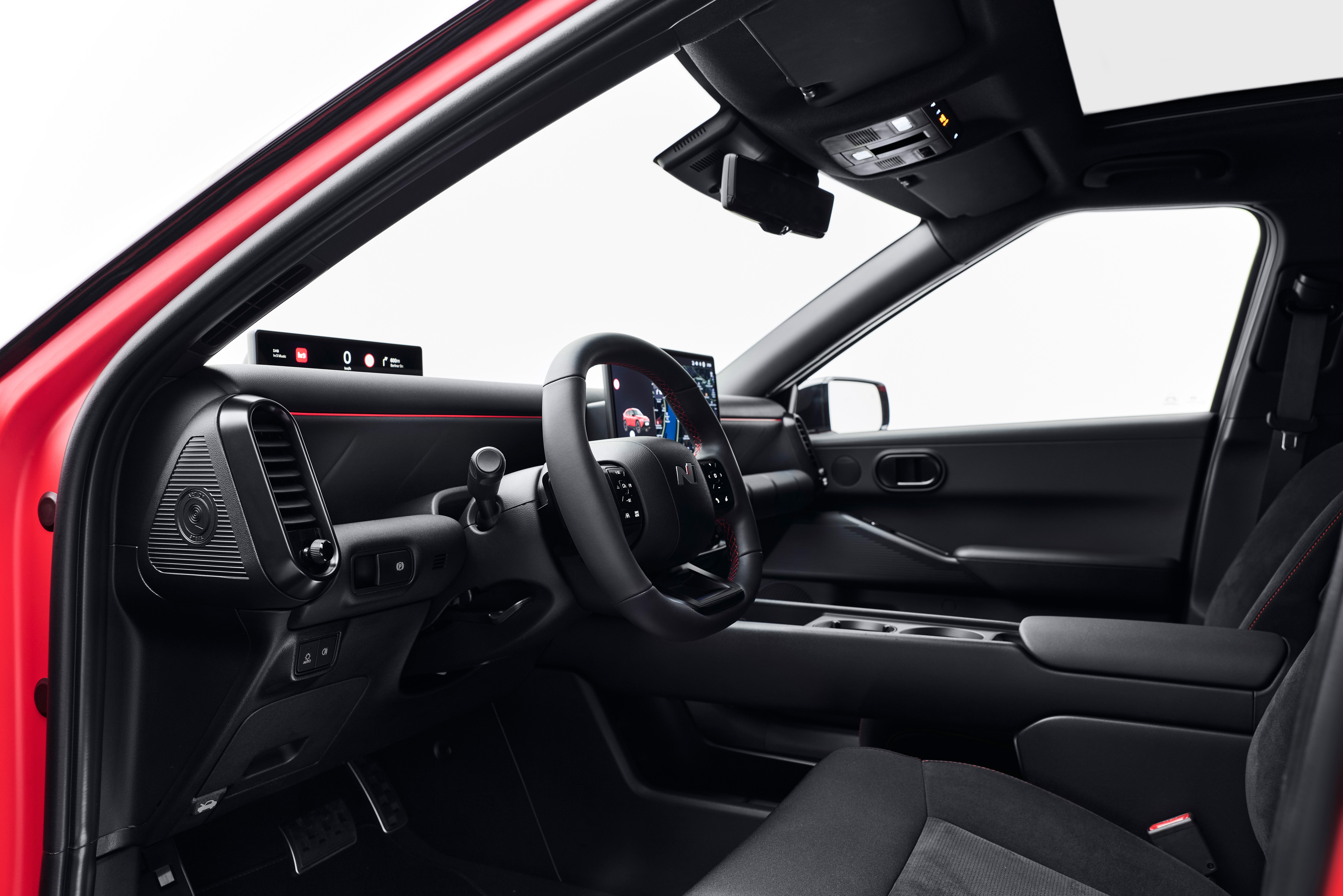 Hyundai Motor Europe представляє IONIQ 3: Aero Hatch нового покоління, що піднімає на новий рівень технології електроавтомобілів задля простоти, місткості та інтуїтивності водіння | Капітал-Авто Плюс - фото 14